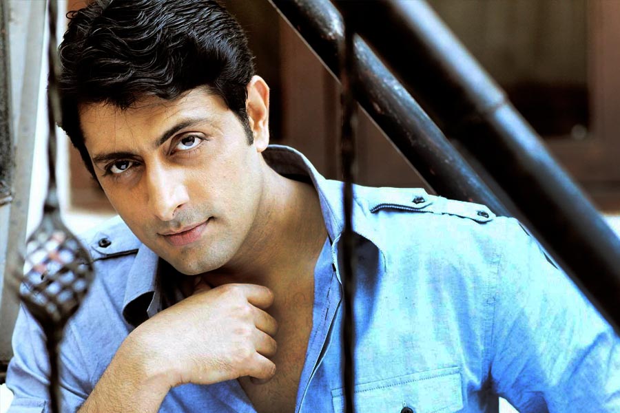 Know the details about bollywood actor Priyanshu Chatterjee, what is he doing now 