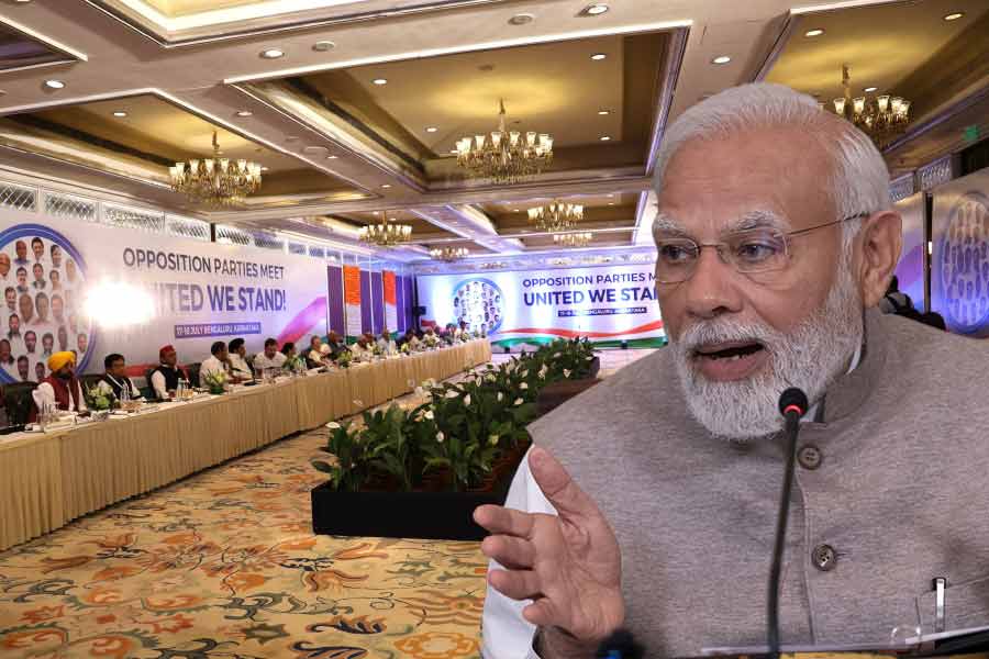 PM Narendra Modi attacks CPM and Congress 