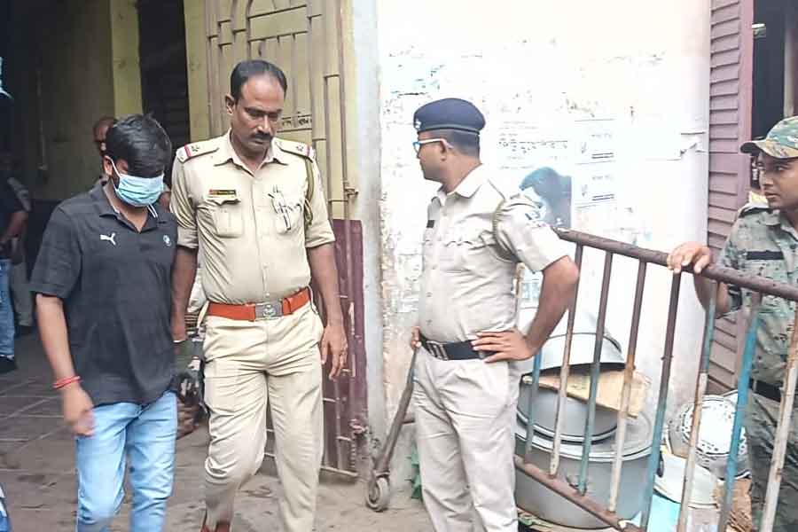 Three dacoits sentenced to life by Hooghly court for looting gold from a bank