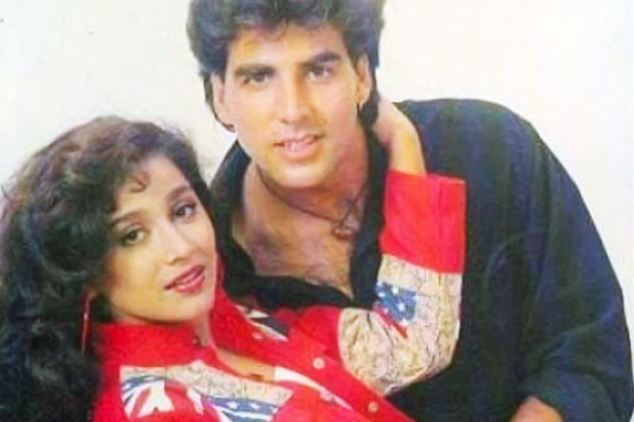 নব্বইয়ের দশকের গোড়ায় একটিমাত্র হিন্দি ছবিতে অভিনয় করেই জনপ্রিয় হয়েছিলেন বলিপাড়ার অভিনেত্রী। কিন্তু পেশার চেয়ে তিনি অধিক চর্চিত হয়েছেন ব্যক্তিগত জীবন নিয়ে। ভারতীয় ক্রিকেটারের সঙ্গে বন্ধুত্ব, একত্রবাস, বিবাহ-বহির্ভূত সম্পর্ক নিয়ে বিতর্কে জড়িয়ে পড়েন অভিনেত্রী ফারহিন।