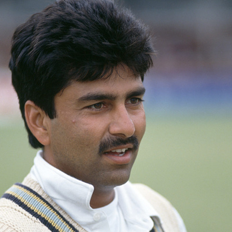 ১৯৯৯ সালে বেটিং চক্রে জড়িয়ে পড়়েন ভারতীয় দলের ক্রিকেটার মনোজ প্রভাকর। বিসিসিআই মনোজকে সব ধরনের ক্রিকেট থেকে নিষিদ্ধ করে। এই সময় মনোজের সঙ্গেই সম্পর্কে জড়িয়ে পড়েন ফারহিন।