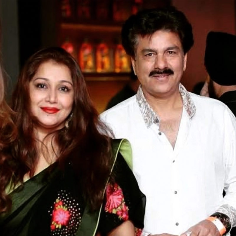 ফারহিন বলেন, ‘‘আমি ওর থেকে বয়সে ছোট ছিলাম। কিন্তু মেলামেশার ক্ষেত্রে কোনও সমস্যা হয়নি। আমরা খুব ভাল বন্ধু ছিলাম। কিন্তু মাঝেমধ্যে ভাবতাম আমি ওর স্ত্রীর সঙ্গে সমস্যা দূর করব কী করে?’’