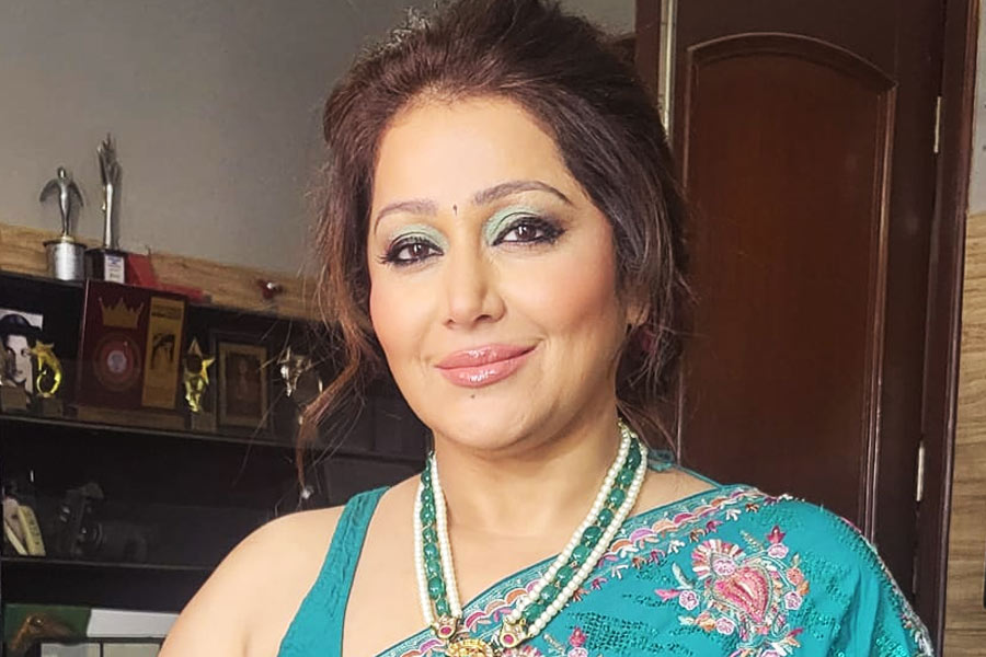 যদিও সমাজমাধ্যমে সক্রিয় ফারহিন। ইনস্টাগ্রামে ৪৫ হাজার অনুরাগীও রয়েছে বর্ষীয়ান অভিনেত্রীর।