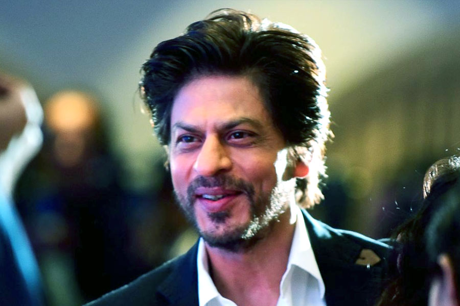 বলিপাড়ায় কানাঘুষো শোনা যায়, শাহরুখ খানের সঙ্গে অভিনয়ের সুযোগ পেয়েও তা হাতছাড়া করেছিলেন ফারহিন।