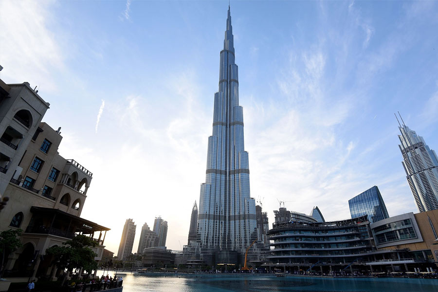 বিশ্বের সবচেয়ে উঁচু বাড়ির নাম বুর্জ খলিফা। দুবাইয়ের সেই বহুতলকে নিয়ে চর্চার শেষ নেই। কিন্তু সবচেয়ে বড় অফিস? এত দিন সেই মুকুট ছিল আমেরিকার মাথায়।