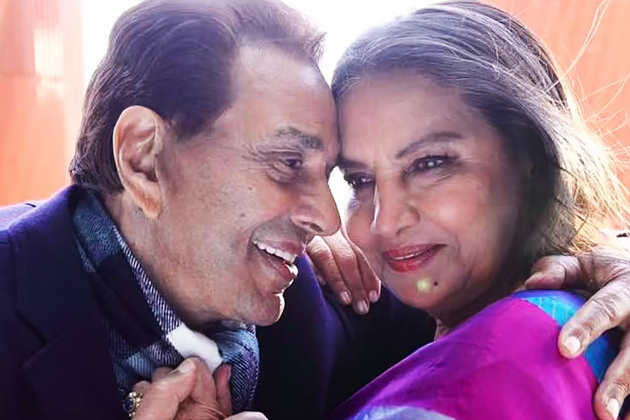 Dharmendra and Shabana Azmi
