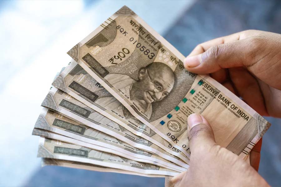 India wants to promote rupees in International Trade against US dollar.