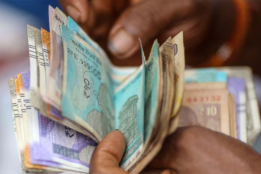 India wants to promote rupees in International Trade against US dollar.