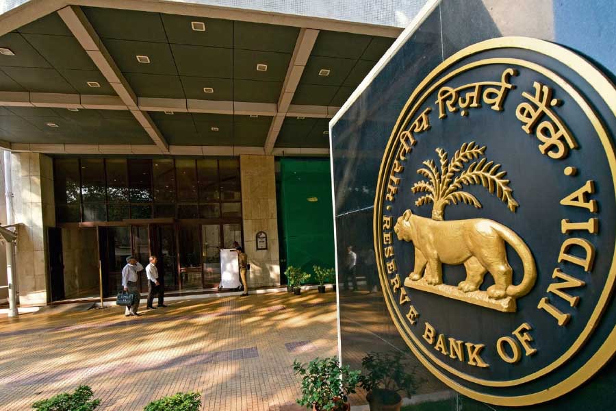 India wants to promote rupees in International Trade against US dollar.