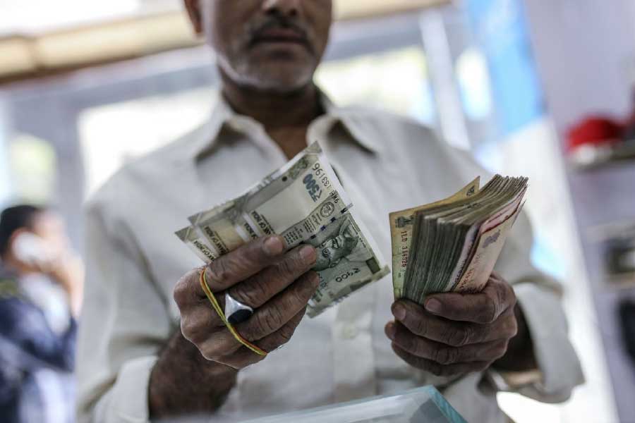 India wants to promote rupees in International Trade against US dollar.