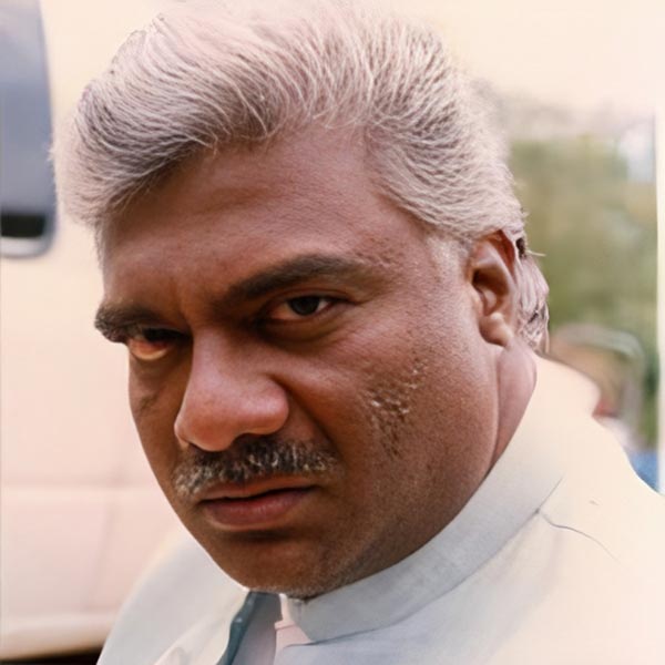 All you need to know about Deepak Shirke, who is famous for his character Pralaynath Gendaswamy 