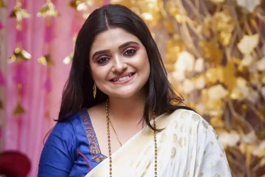 One of the close friends of Tollywood actor Sritama Bhattacharjee reveals actress’s bad habit 