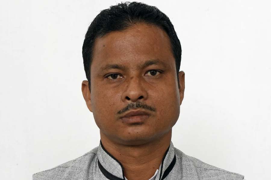 DK Shivkumar is india’s richest MLA, who is poorest MLA