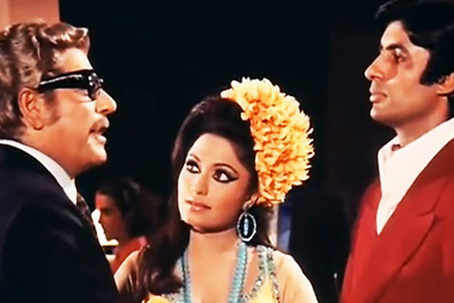 ১৯৭৩ সালে প্রেক্ষাগৃহে মুক্তি পেয়েছিল প্রকাশ মেহরা পরিচালিত ‘জঞ্জীর’ ছবিটি। এই ছবিতে অজিতের পাশাপাশি অভিনয় করেছিলেন অমিতাভ বচ্চন, প্রাণ, জয়া বচ্চনের মতো বলি তারকারা।