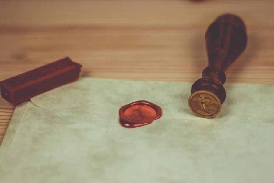  ১৯৯৯ সালে জাপানের এক টেলিভিশন চ্যানেলে এক অজ্ঞাতপরিচয় ব্যক্তির কাছ থেকে একটি চিঠি এসে পৌঁছয়। সেই চিঠিতে তরুণ যুগলের হত্যার কথা উল্লেখ করে সেই চ্যানেলের সাংবাদিকদের ওই এলাকায় অনুসন্ধান চালাতে অনুরোধ করা হয়। সেই চিঠির শিরোনাম ছিল— ‘জাপানের অংশ নয় যে গ্রাম’।