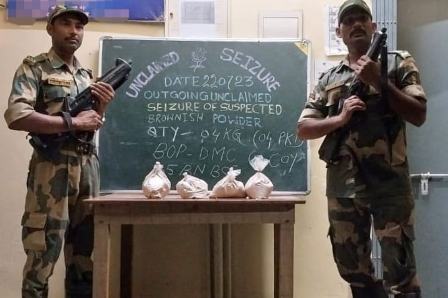 4kg drug recovered from Bangladesh border of Murshidabad