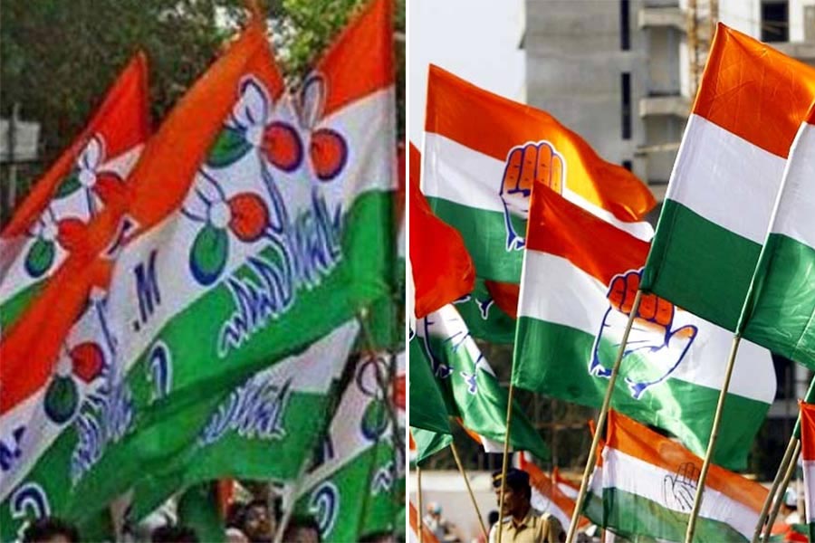 An image of TMC and Congress Flags