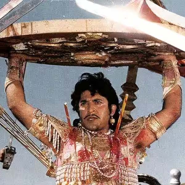 যেমন ভাবা তেমন কাজ। ‘মহাভারত’ ধারাবাহিকে অভিমন্যুর চরিত্রে অভিনয়ের সুযোগ পান ময়ূররাজ। তাঁর অভিনয় সকলের মন জয় করে নেয়। কিন্তু অভিনয়জগতে নিজের কেরিয়ার নিয়ে আর এগোতে পারেননি তিনি।