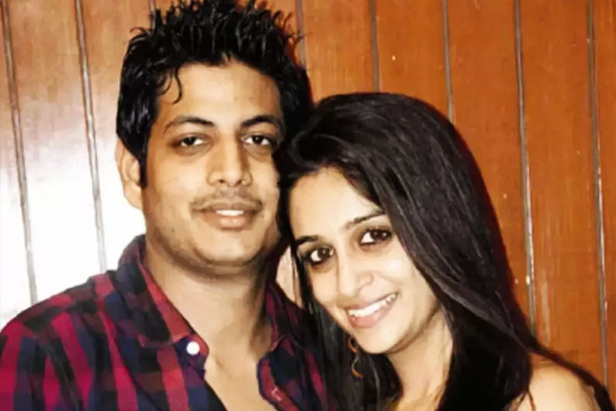 ‘সসুরাল সিমর কা’ ধারাবাহিকে অভিনয় করে প্রশংসা কুড়িয়েছিলেন টেলিপাড়ার অভিনেত্রী দীপিকা কাকর। ২০১১ সালে রৌণক স্যামসন নামে এক ব্যক্তিকে বিয়ে করেন অভিনেত্রী। কিন্তু তাঁদের সংসার বেশি দিন টেকেনি। ২০১৫ সালে বিচ্ছেদ হয় দু’জনের।