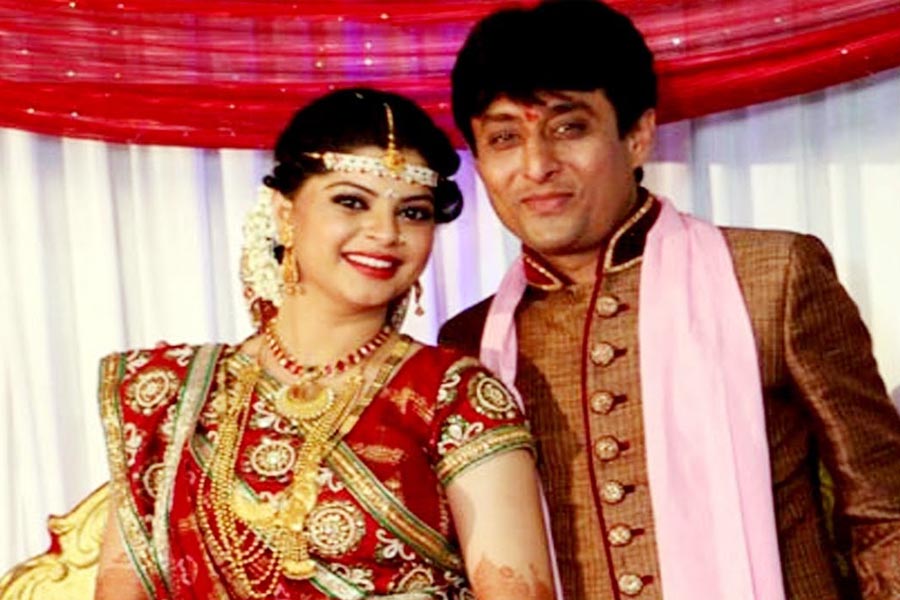 ‘চন্দ্রগুপ্ত মৌর্য’ ধারাবাহিকে অভিনয় করে প্রচারে আসেন অভিনেত্রী স্নেহা ওয়াঘ। ২০০৭ সালে আবিষ্কার দারওয়েকারকে বিয়ে করেন স্নেহা। কিন্তু তাঁদের বিয়ে টেকেনি।