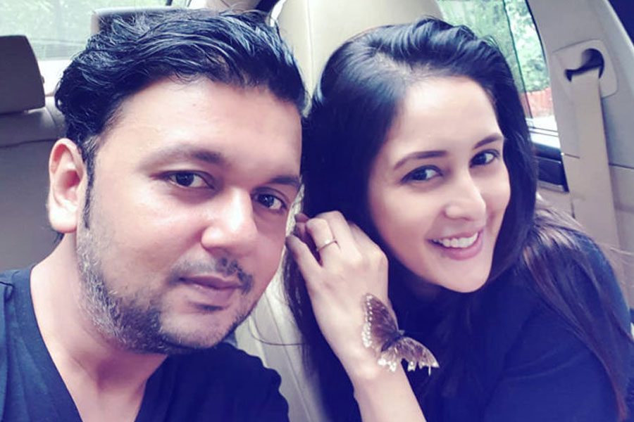 ২০০৬ সালে ভরত নরসিংঘানিকে বিয়ে করেছিলেন চাহত। বিয়ের কয়েক মাস পর ভরতের বিরুদ্ধে শারীরিক হেনস্থার অভিযোগ আনেন অভিনেত্রী। তার পর বিচ্ছেদও হয়ে যায় তাঁর।