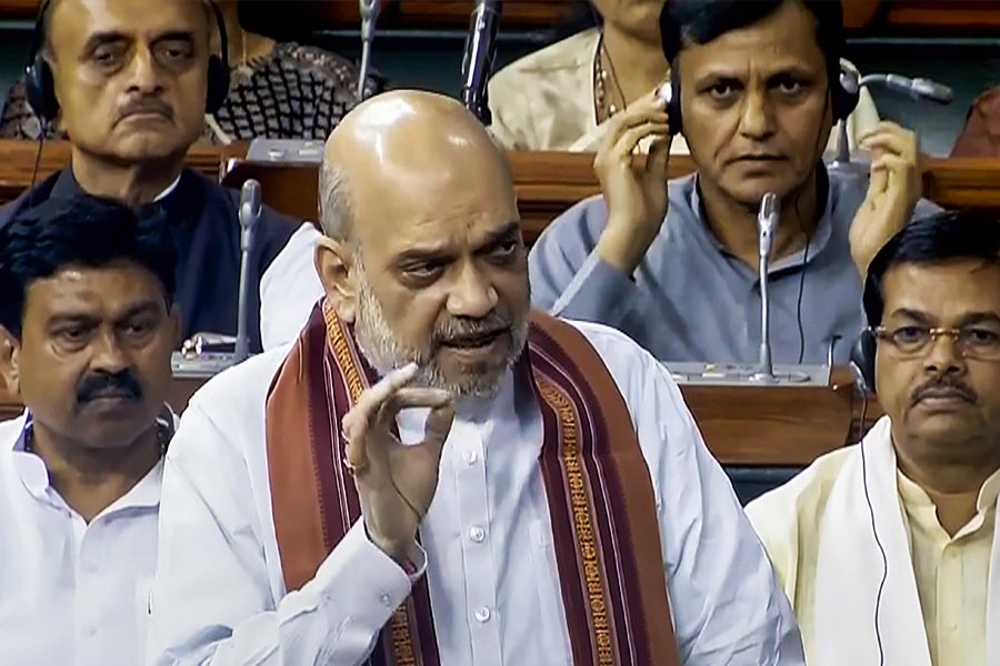 Amit Shah\\\'s all-out attack on AAP and India alliance in Delhi bill row in parliament