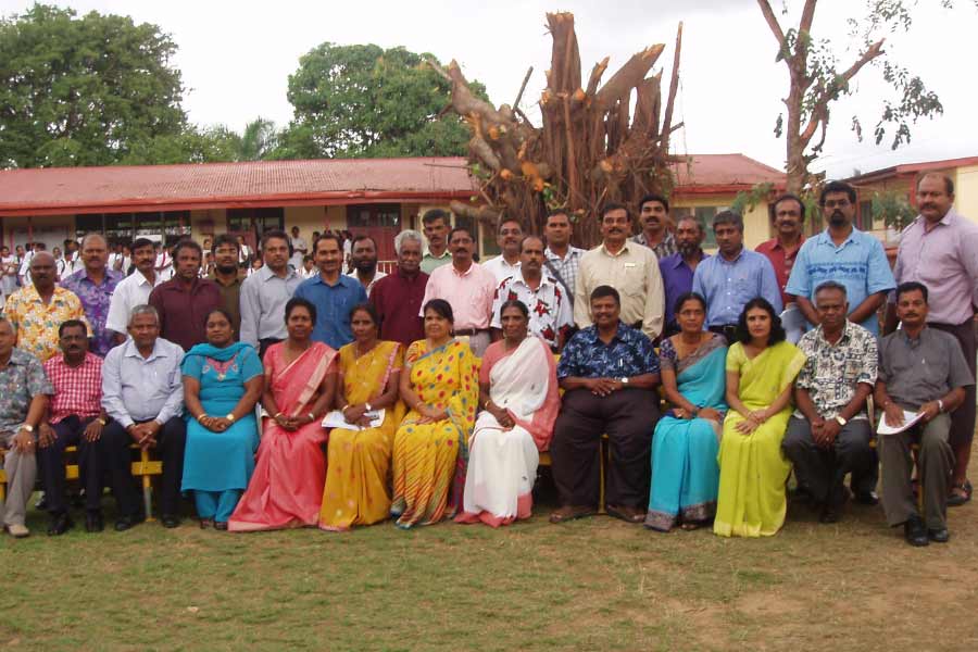 Country in Oceania has Hindi as the official language with many Indian Origin people.