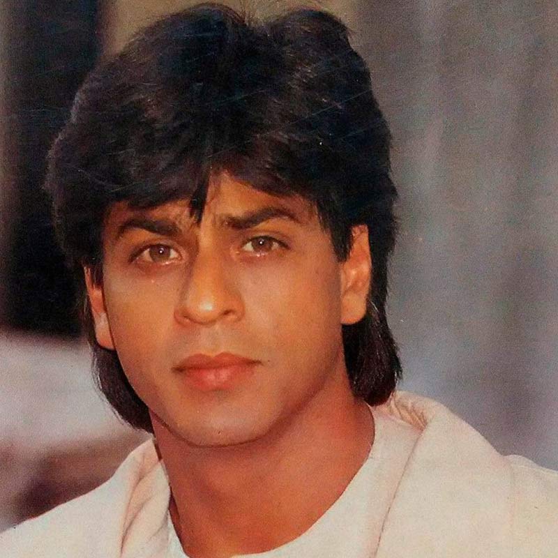 ‘দিল আশনা হ্যায়’ ছবির জন্য নতুন মুখের সন্ধানে ছিলেন হেমা। তিনি ভাবেন, শাহরুখকে এই ছবির প্রস্তাব দেবেন অভিনেত্রী। কিন্তু মনে মনে ভয়ও পাচ্ছিলেন তিনি।