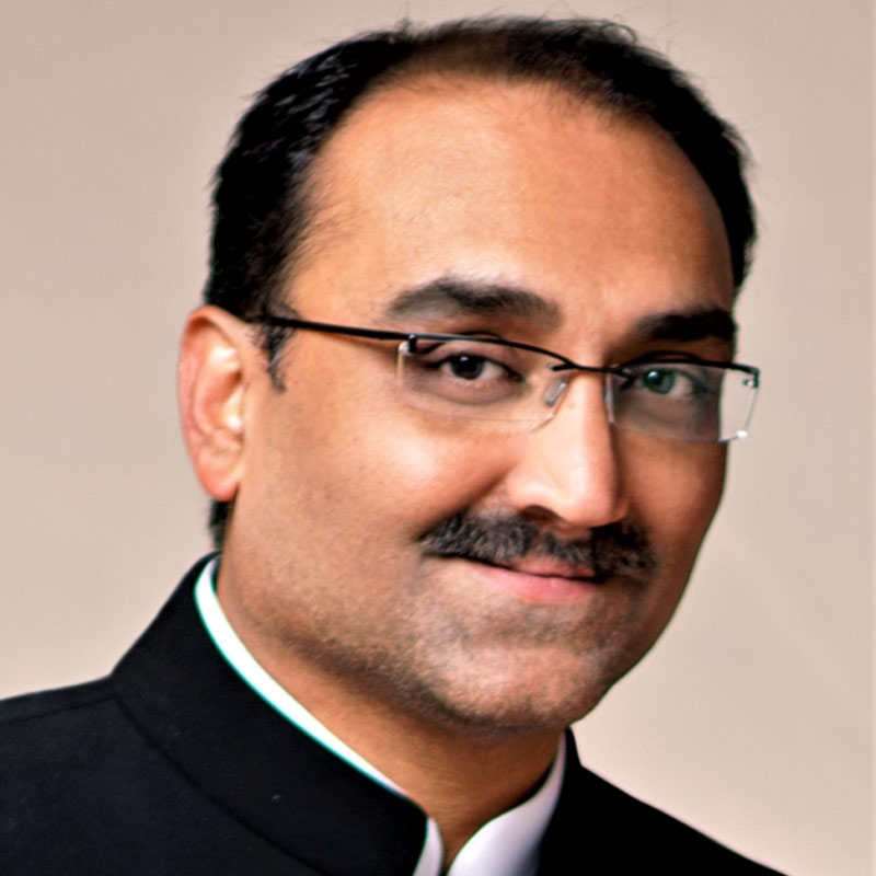 বলিপাড়া সূত্রে খবর, আদিত্যের মোট  সম্পত্তির পরিমাণ ৭ হাজার ৫০০ কোটি টাকা।