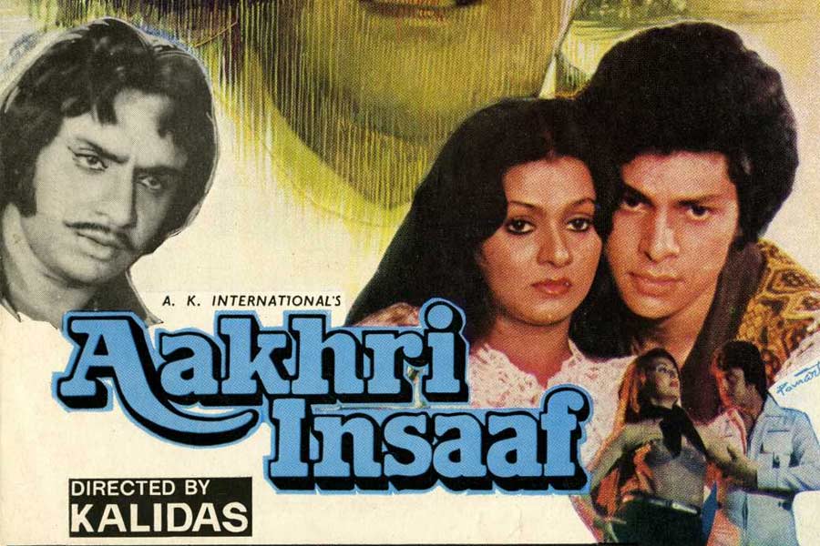 মুখ্যচরিত্রে অভিনয় করার তাগিদে ধীরে ধীরে বি গ্রেড ছবিতে অভিনয় করা শুরু করেন বিজয়েন্দ্র। ‘গেস্ট হাউস’, ‘আখরি ইনসাফ’-এর মতো একাধিক হিন্দি ছবিতে অভিনয় করেন তিনি। কিন্তু তবুও সন্তুষ্ট হতে পারছিলেন না বিজয়েন্দ্র।