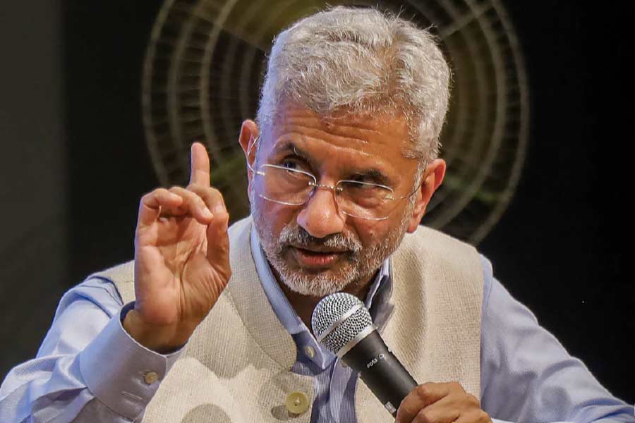 Indian citizens are leaving country to live permanently in foreign countries.