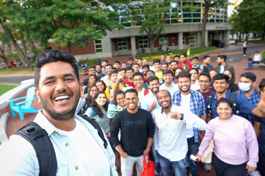 Indian citizens are leaving country to live permanently in foreign countries.