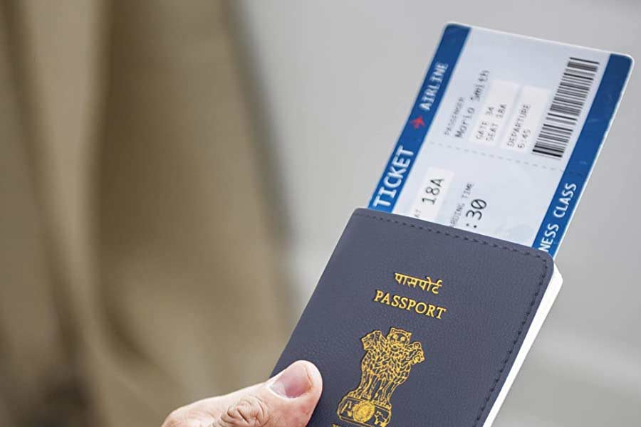 Indian citizens are leaving country to live permanently in foreign countries.