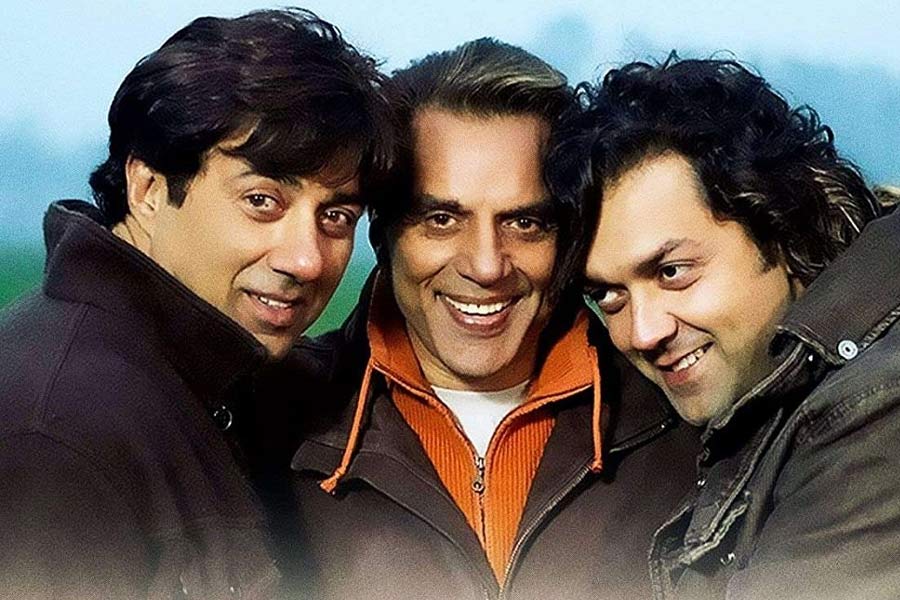 Bollywood actor Sunny Deol requested Sara Ali Khan to cast with Karan Deol in Pal Pal Dil Ke Paas but Amrita Singh refused 