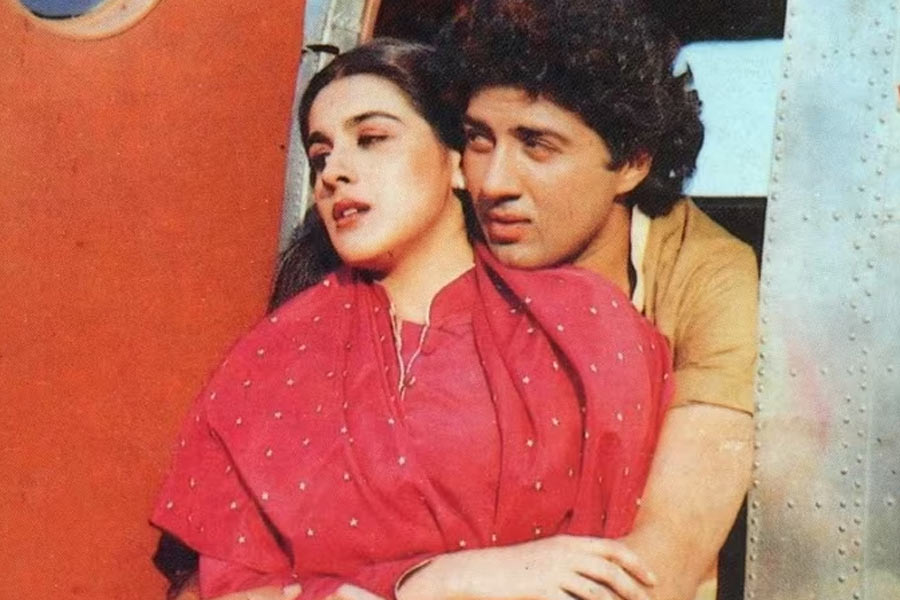 বলিপাড়ার অন্দরমহল সূত্রে খবর, সানি এবং অমৃতা দু’জনেই বিয়ে করার সিদ্ধান্ত নিয়েছিলেন। দুই তারকাই তাঁদের বাড়িতে এই সম্পর্কের কথা জানিয়েছিলেন। কিন্তু দুই পরিবারের তরফেই মত মেলেনি।