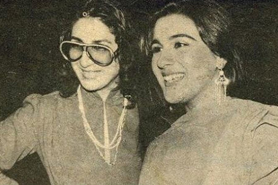 অমৃতার মা রাজনীতির সঙ্গে যুক্ত ছিলেন। সমাজে তাঁর ভাল পরিচিতি ছিল। অমৃতা জীবনসঙ্গী হিসাবে এক অভিনেতাকে বেছে নিয়েছেন তা জানার পর আপত্তি করেছিলেন অভিনেত্রীর মা। 