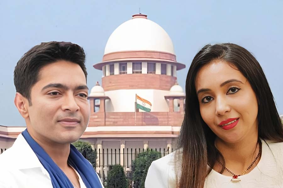 Supreme Court directs Ed to withdraw Look Out Notice against Abhishek Banerjee & Rujira Banerjee