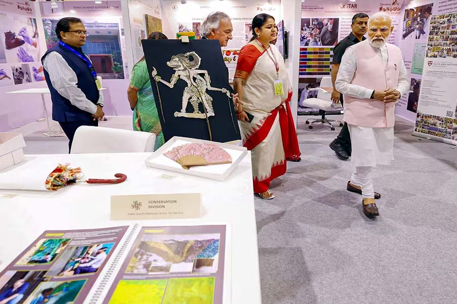 চলতি বছরের মে মাসেই দিল্লির প্রগতি ময়দানের এক অনুষ্ঠানে ‘যুগে যুগে ভারত’ জাদুঘরের মডেল ভার্চুয়ালি ঘুরে দেখার ব্যবস্থা করা হয়েছিল।