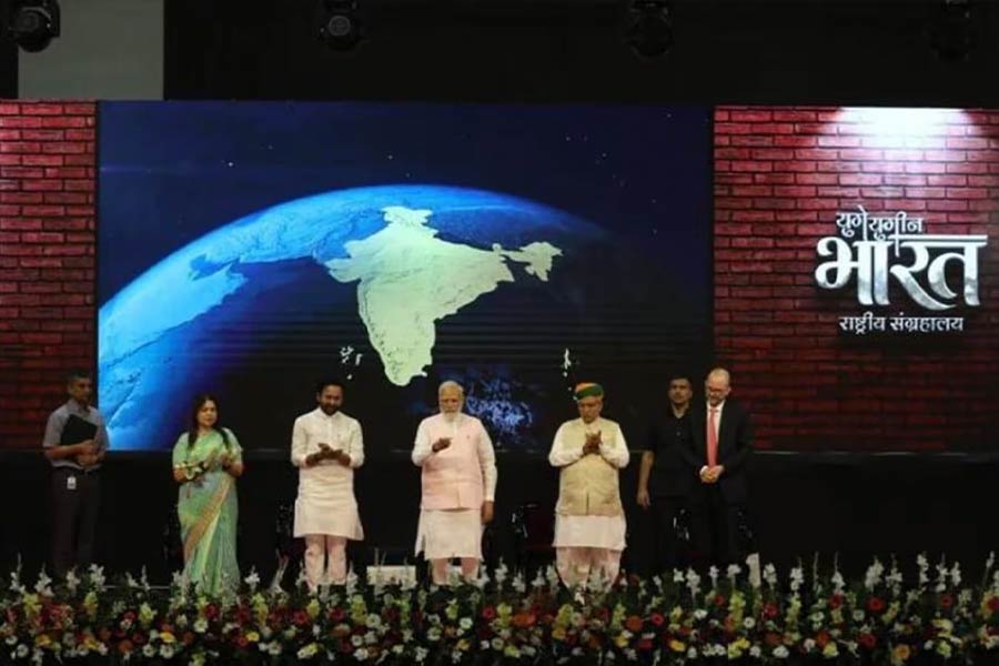 মোট ১.১৭ লক্ষ বর্গমিটার জুড়ে তৈরি হতে চলা এই সংগ্রহশালা গড়তে কোটি কোটি টাকা খরচ হবে। তিন তলা এই জাদুঘরে মোট ৯৫০টি কক্ষ থাকবে বলেও সরকারি সূত্রে জানা গিয়েছে।