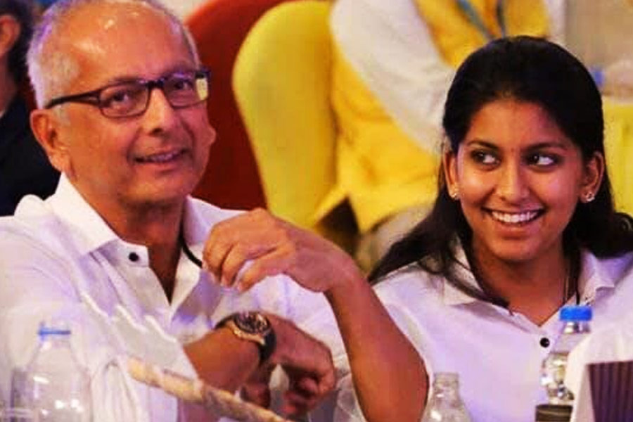 Jay Mehta Meet bollywood actor Shah Rukh Khan's business partner Jay