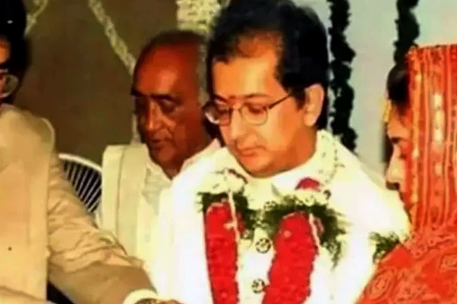 Meet bollywood actor Shah Rukh Khan's business partner Jay Mehta, married a renowned bollywood actress 