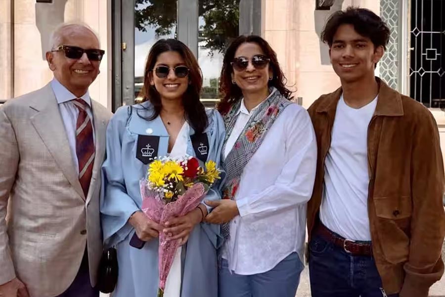 Meet bollywood actor Shah Rukh Khan's business partner Jay Mehta, married a renowned bollywood actress 