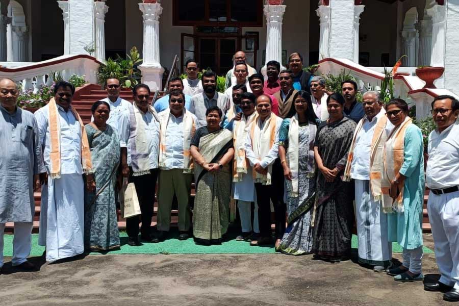 Opposition INDIA bloc MPs met Manipur Governor, hand over joint memorandum
