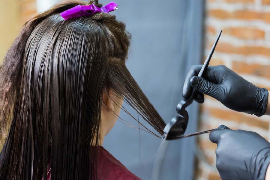 কেরাটিন ট্রিটমেন্টর পরে চুলের বিশেষ যত্ন নেওয়া উচিত।