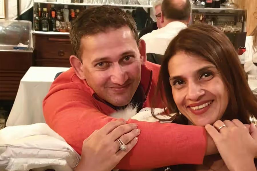 Image of Ajit Agarkar and his wife Fatema Agarkar