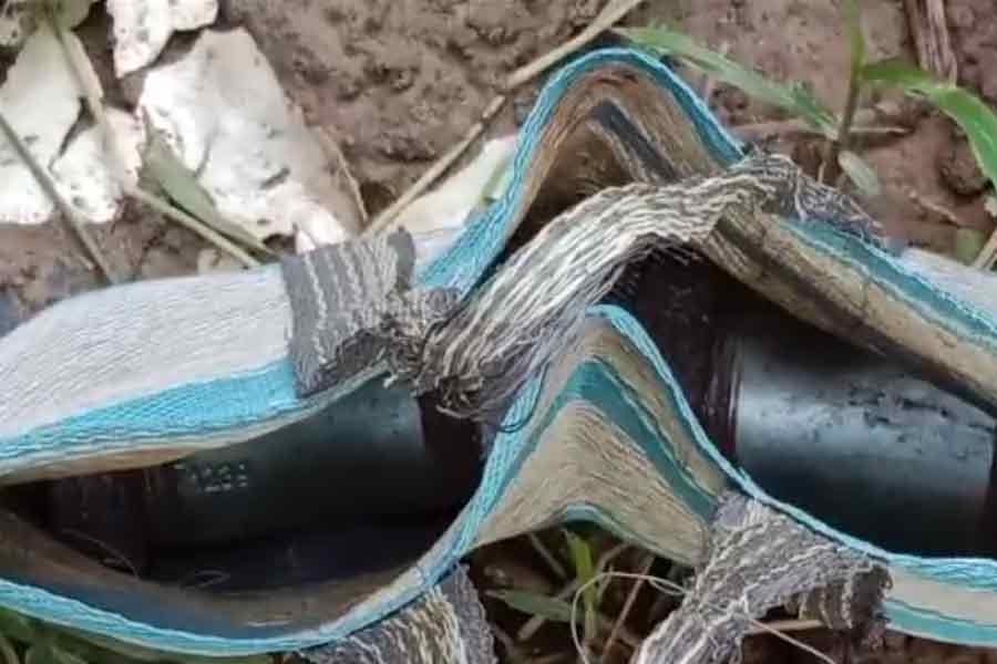 Bomb recovered near a BJP leader\\\'s house at Bhimpur of Nadia