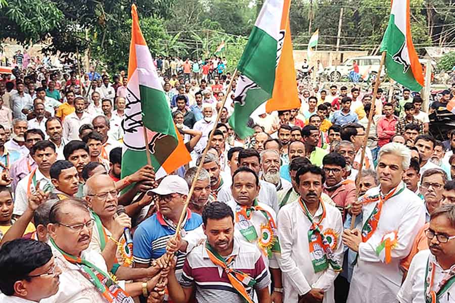 Supporters of Indian national Congress