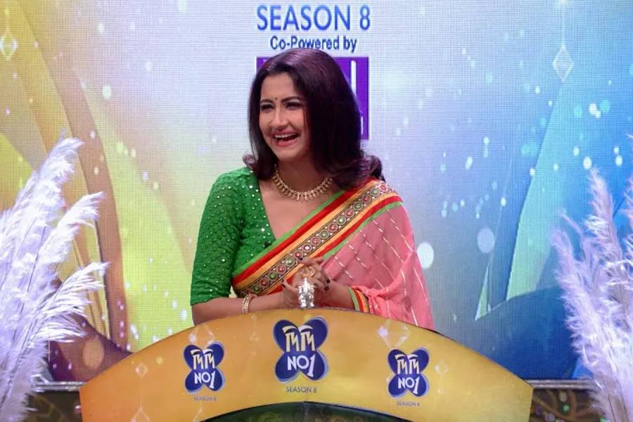 Rachana Banerjee in the set of Didi No.1
