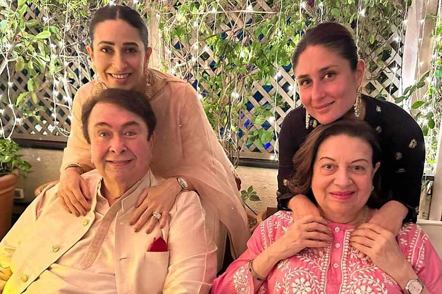 Kapoor Family picture