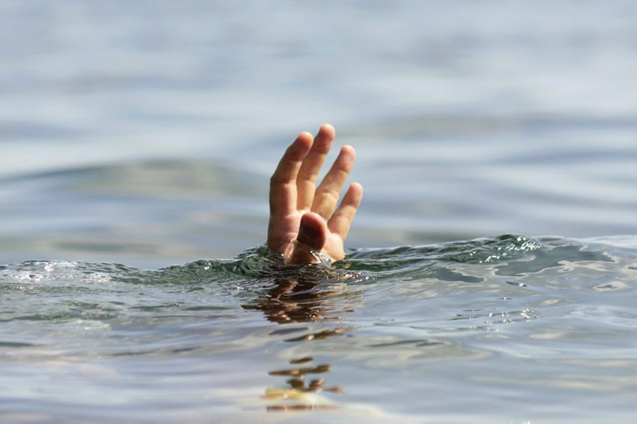 image of drowning 